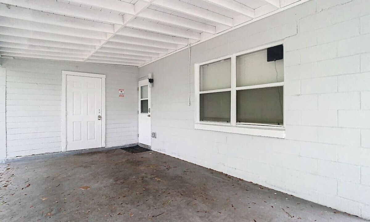 Photo of Outdoor in Lake Mann Estates