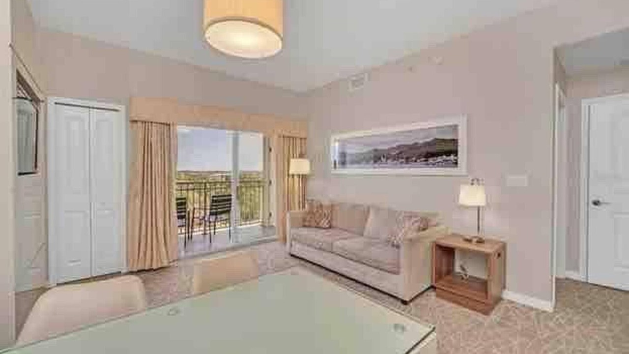 Photo of Livingroom in Florida Center