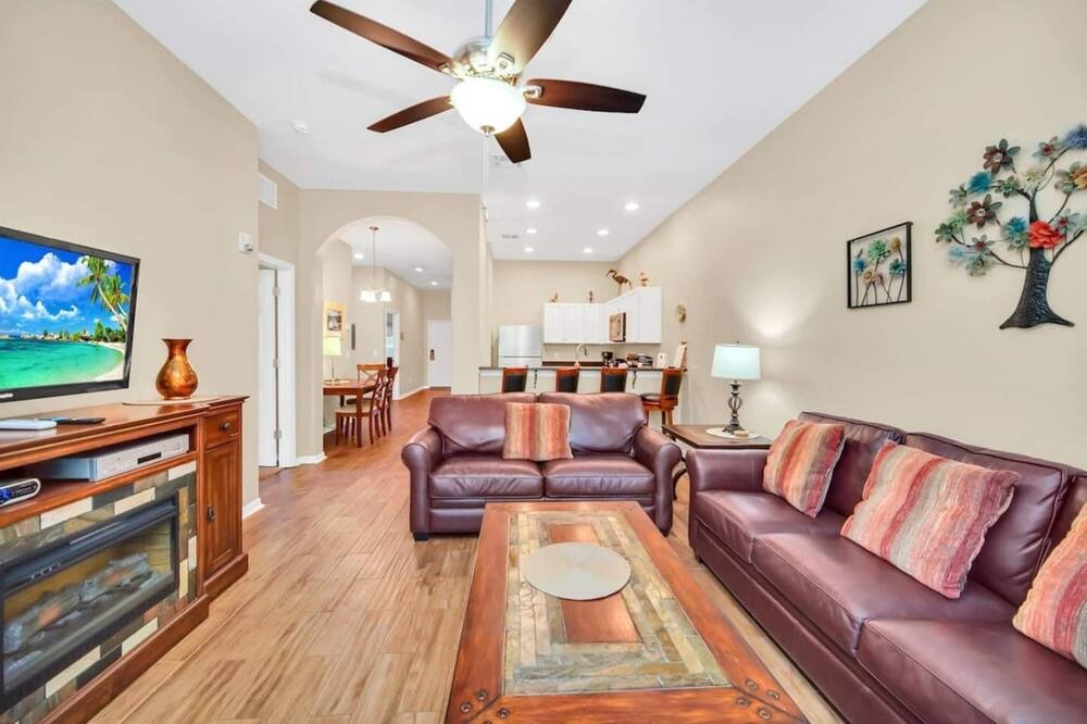 Photo of Livingroom in Bahama Bay