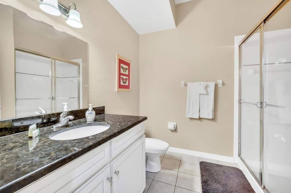 Photo of Bathroom in Bahama Bay