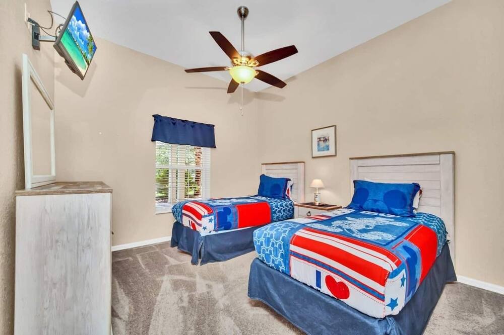 Photo of Bedroom in Bahama Bay