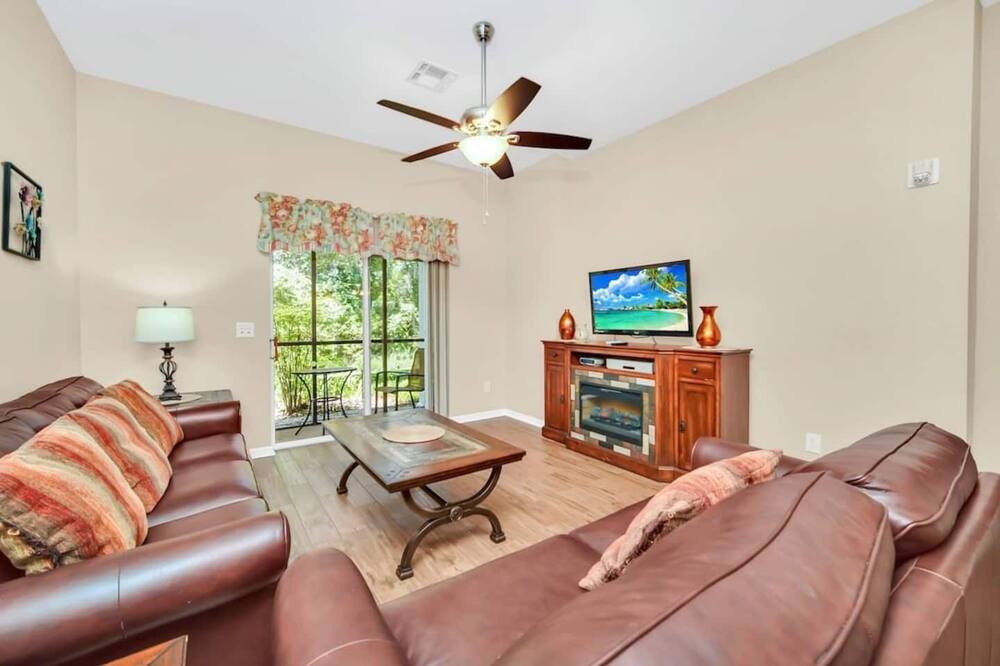 Photo of Livingroom in Bahama Bay