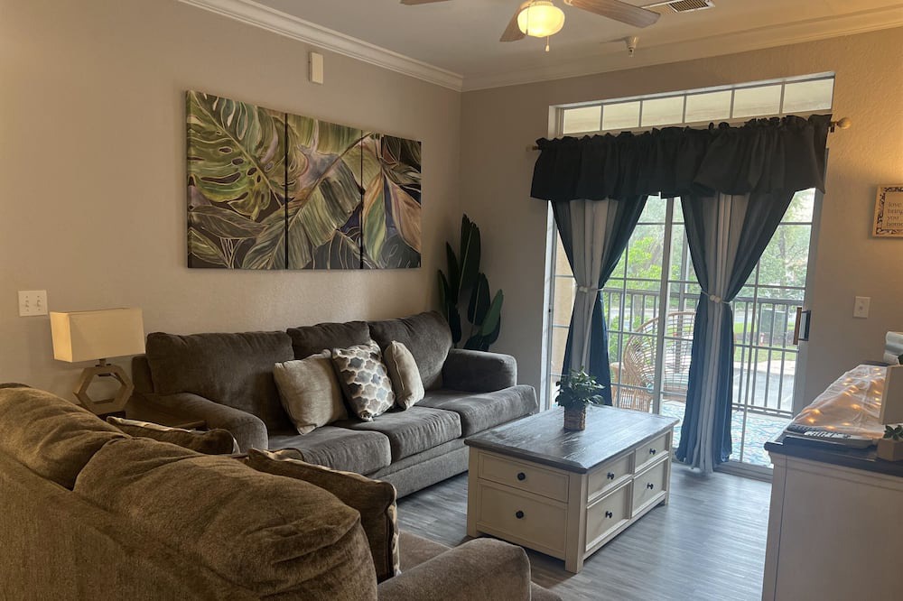 Photo of Livingroom in Four Corners