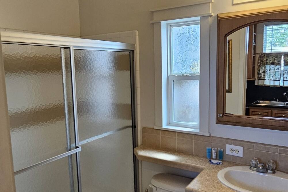 Photo of Bathroom in Mill Run