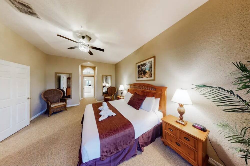 Photo of Bedroom in Bahama Bay