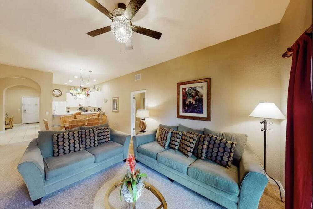 Photo of Livingroom in Bahama Bay