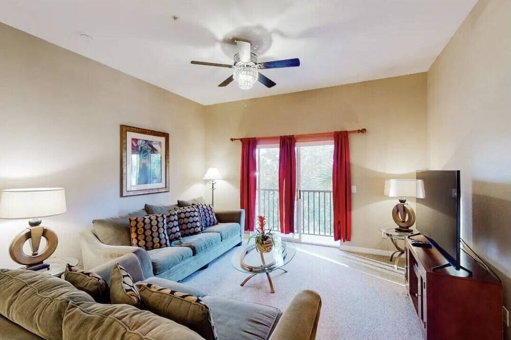 Photo of Livingroom in Bahama Bay