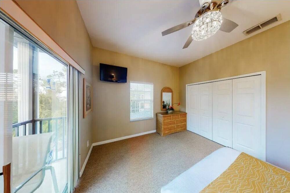 Photo of Bedroom in Bahama Bay
