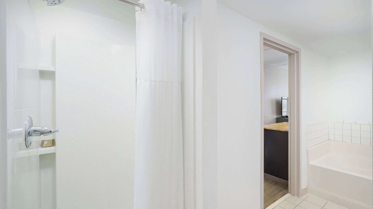 Photo of Bedroom in Airport North