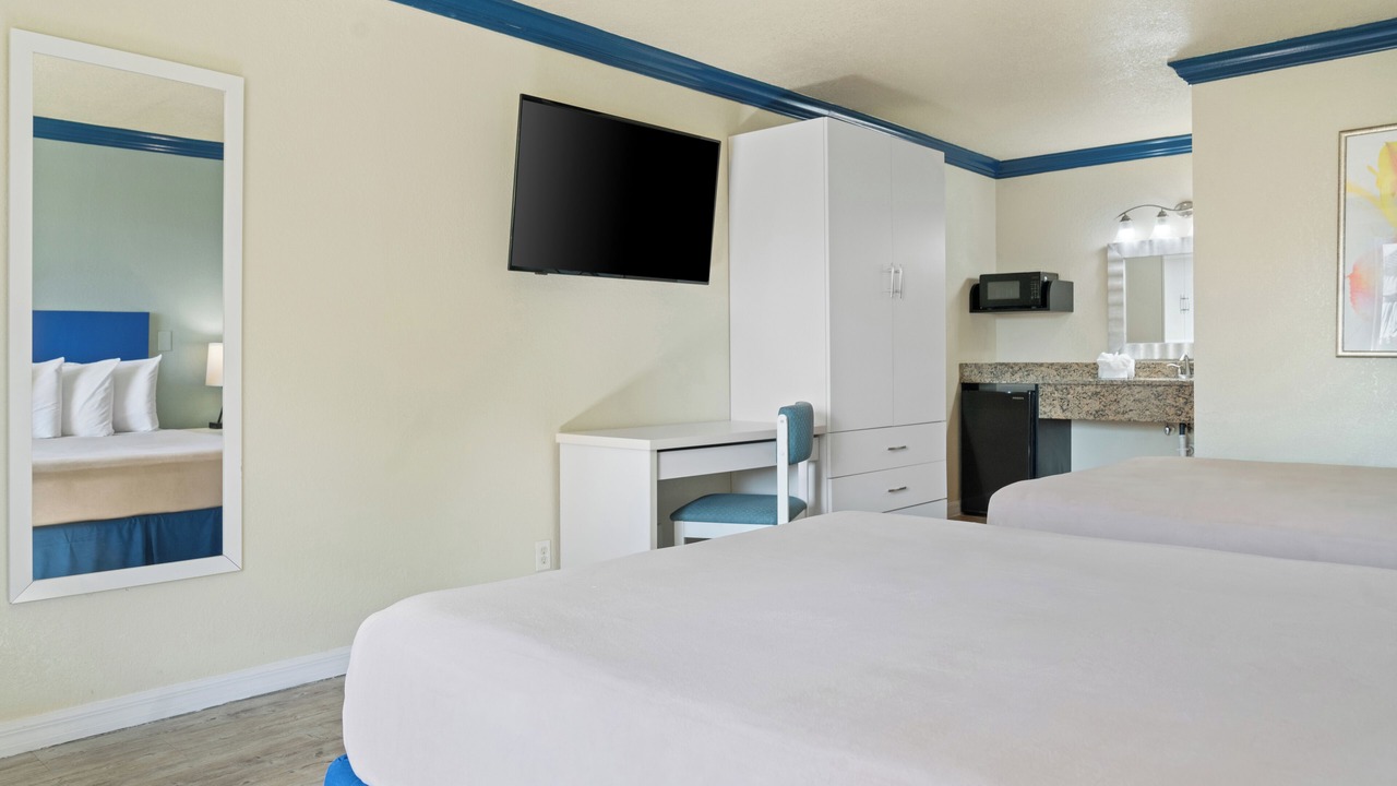 Photo of Bedroom in Florida Center
