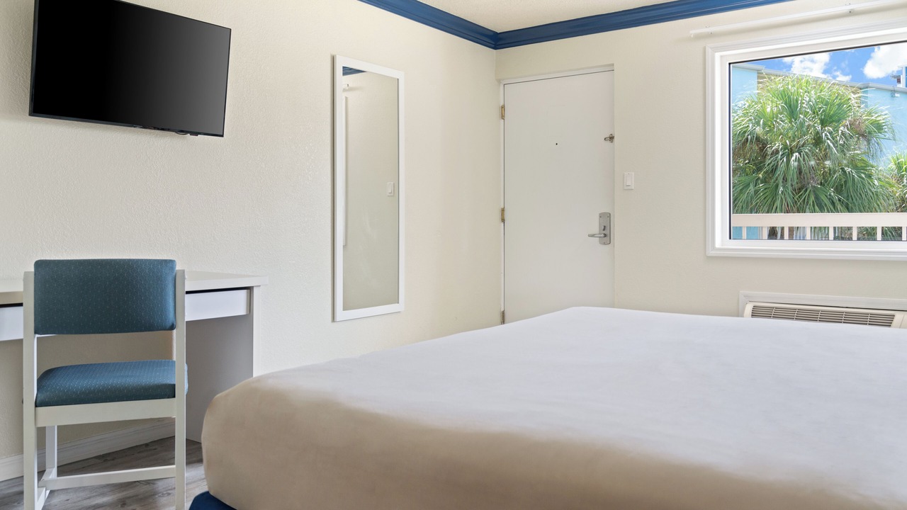 Photo of Bedroom in Florida Center