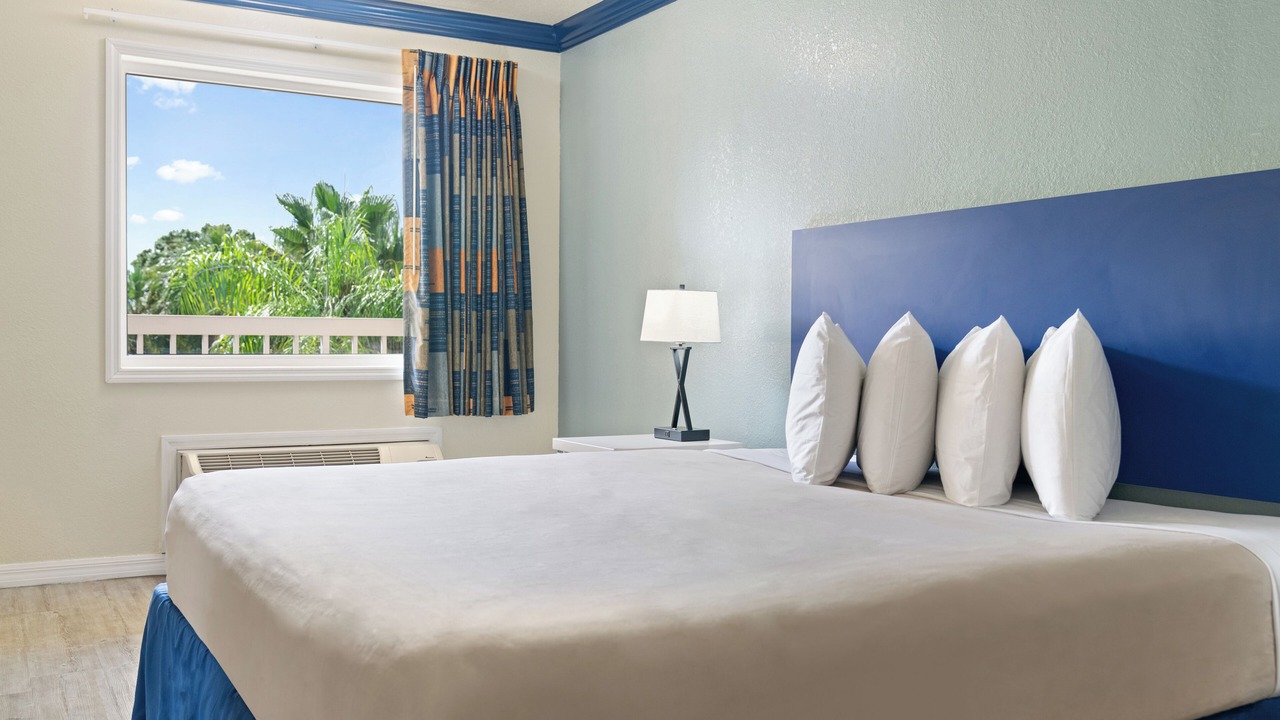 Photo of Bedroom in Florida Center