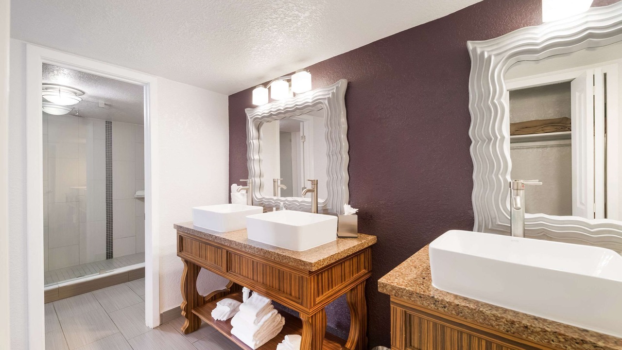 Photo of Bedroom in Florida Center