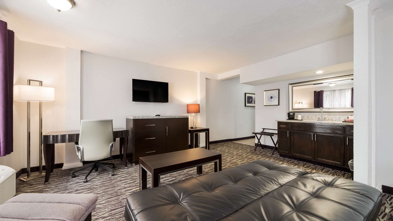 Photo of Bedroom in Florida Center