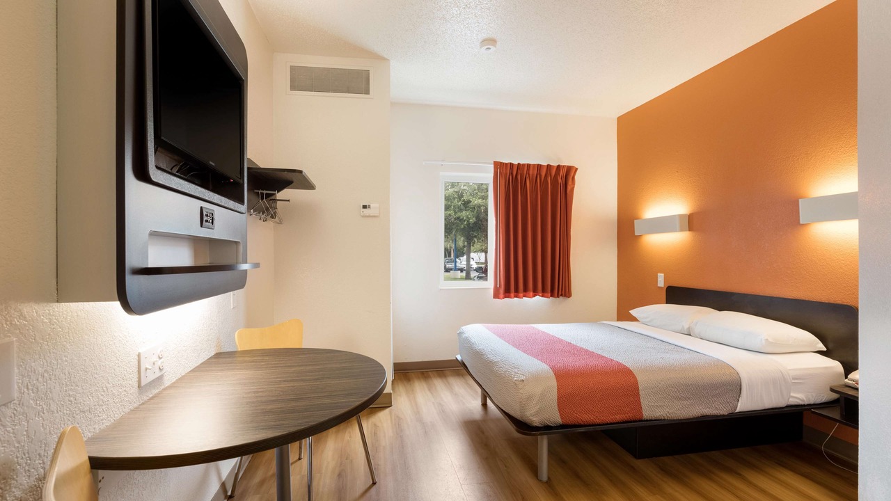 Photo of Bedroom in Florida Center