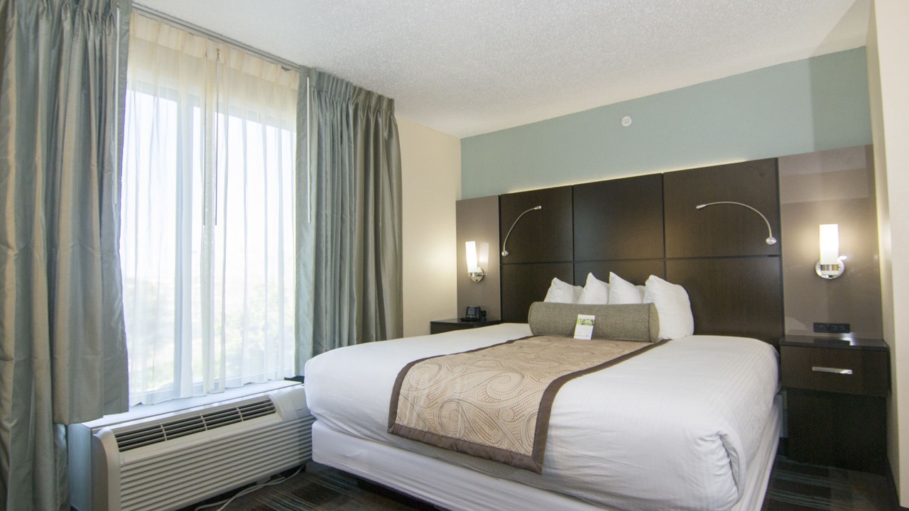Photo of Bedroom in Airport North