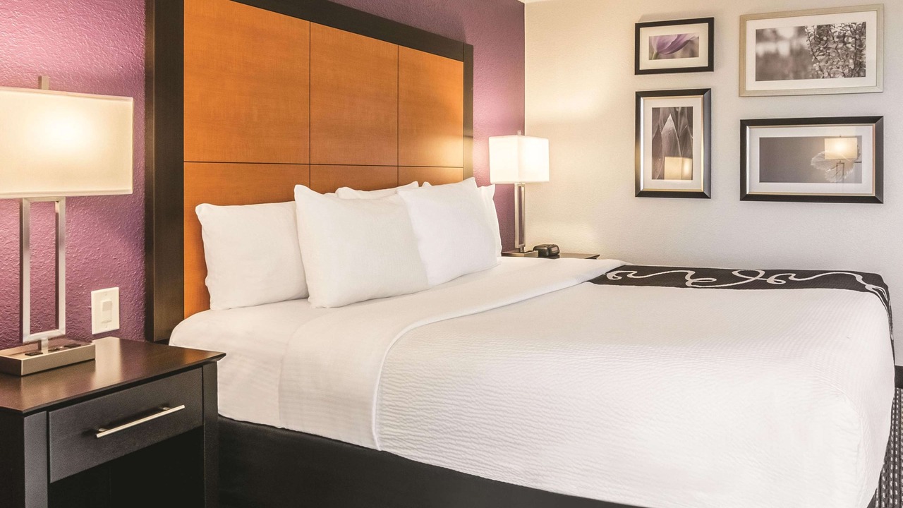 Photo of Bedroom in Airport North