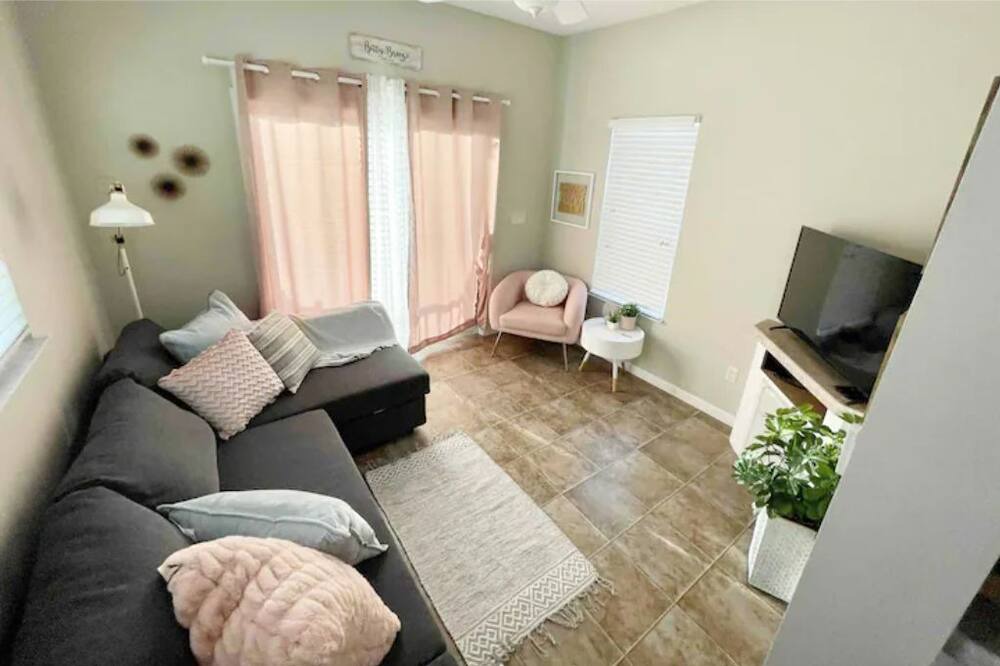Photo of Livingroom in Mill Run