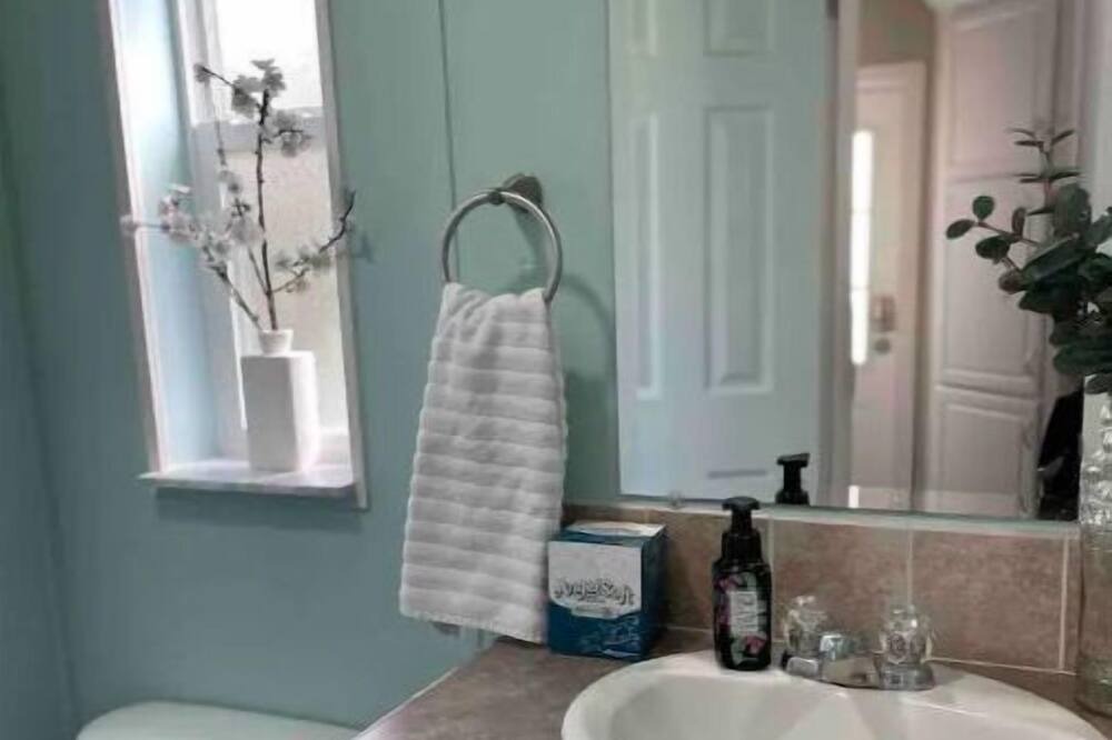 Photo of Bathroom in Mill Run