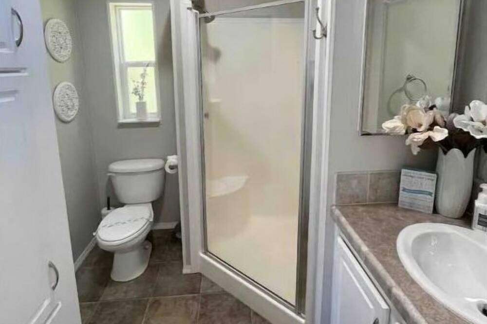 Photo of Bathroom in Mill Run