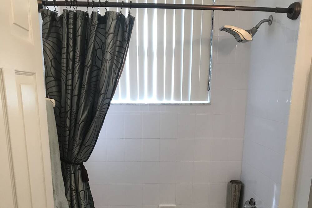 Photo of Bathroom in Calabay Parc