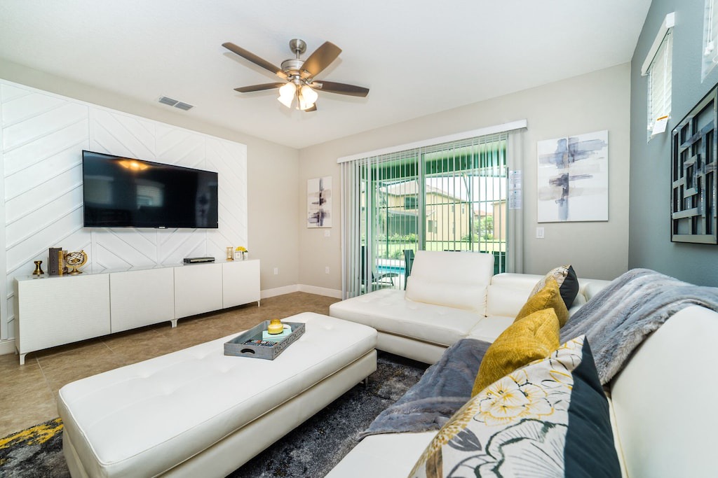 Photo of Livingroom in Loughman