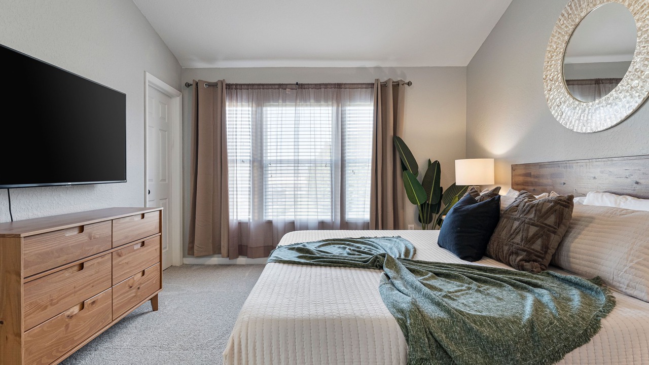 Photo of Bedroom in Crestwynd Bay