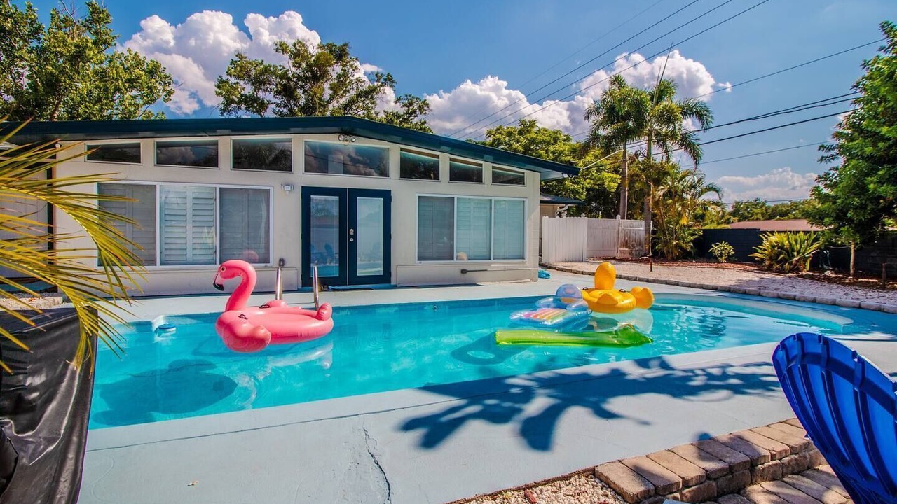 Photo of Outdoor in Dover Shores East
