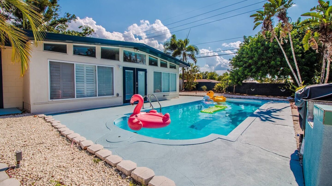 Photo of Outdoor in Dover Shores East