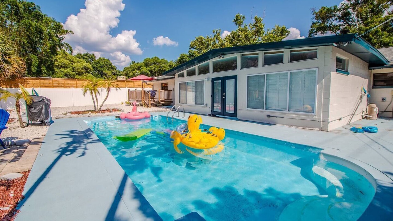 Photo of Outdoor in Dover Shores East