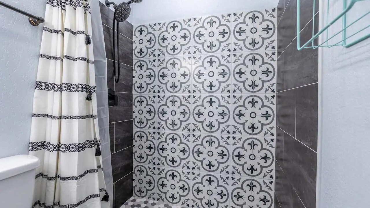 Photo of Bathroom in Dover Shores East