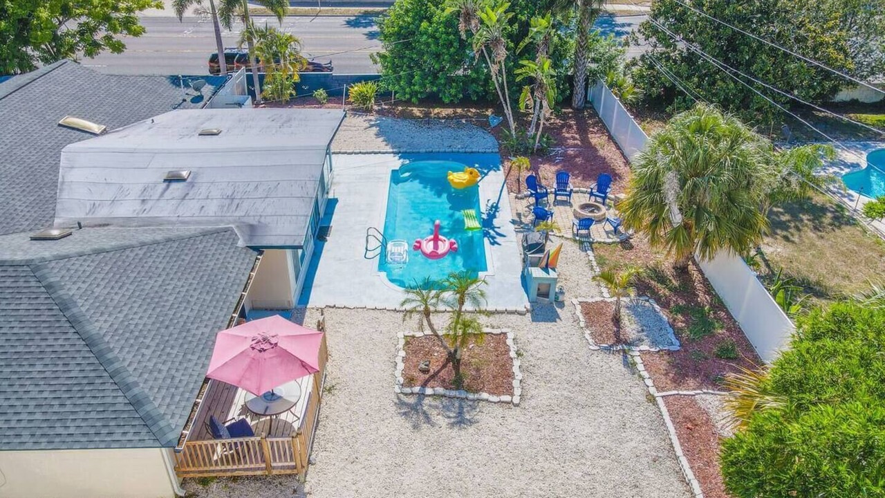 Photo of Outdoor in Dover Shores East