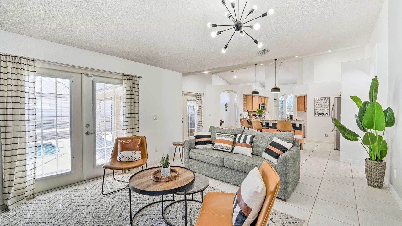 Photo of Livingroom in Orange Tree