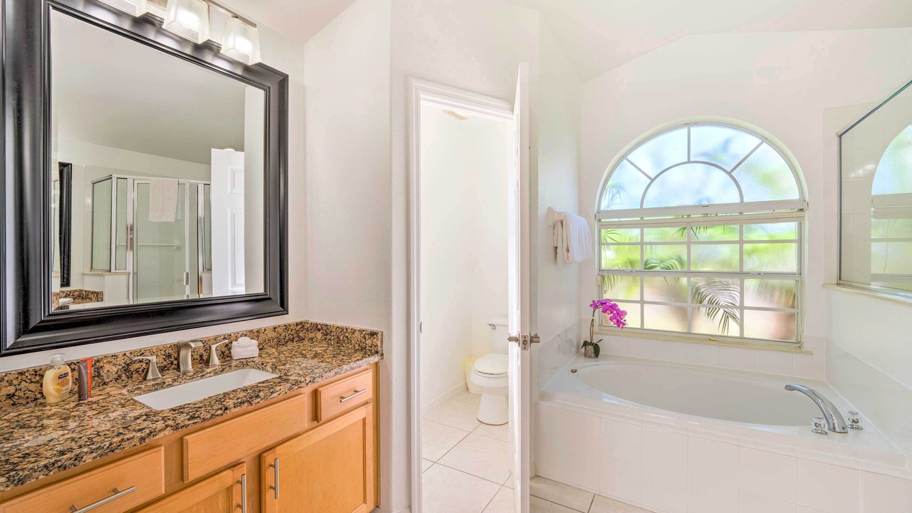 Photo of Bathroom in Orange Tree