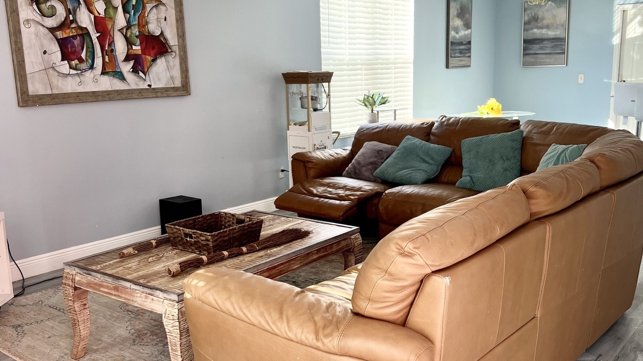 Photo of Livingroom in Holden-Paramore