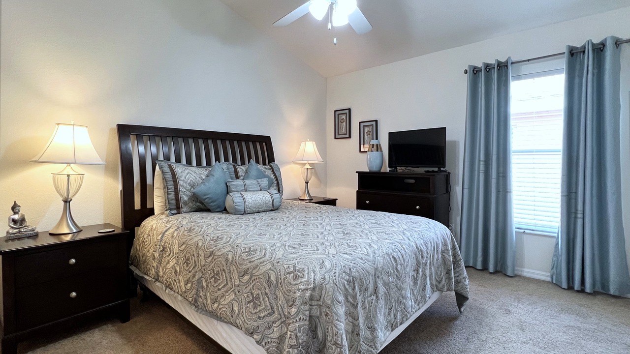 Photo of Bedroom in Veranda Palms