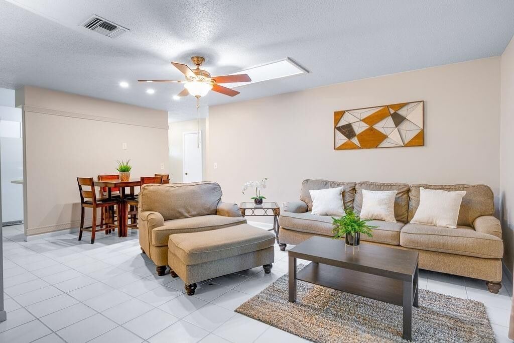 Photo of Livingroom in Longwood