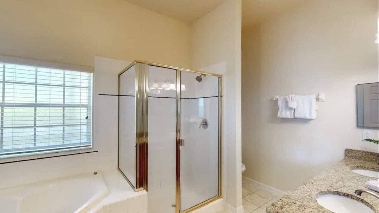 Photo of Bathroom in Bahama Bay