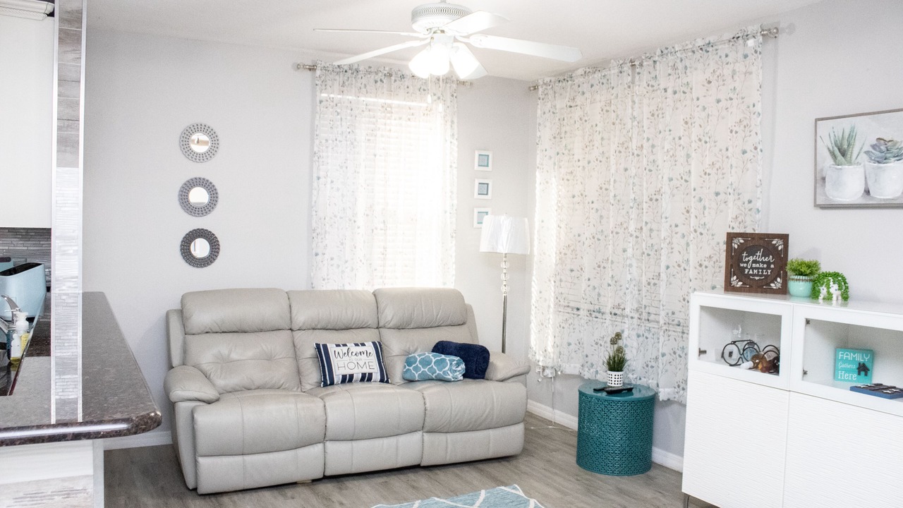 Photo of Livingroom in Buena Ventura Lakes