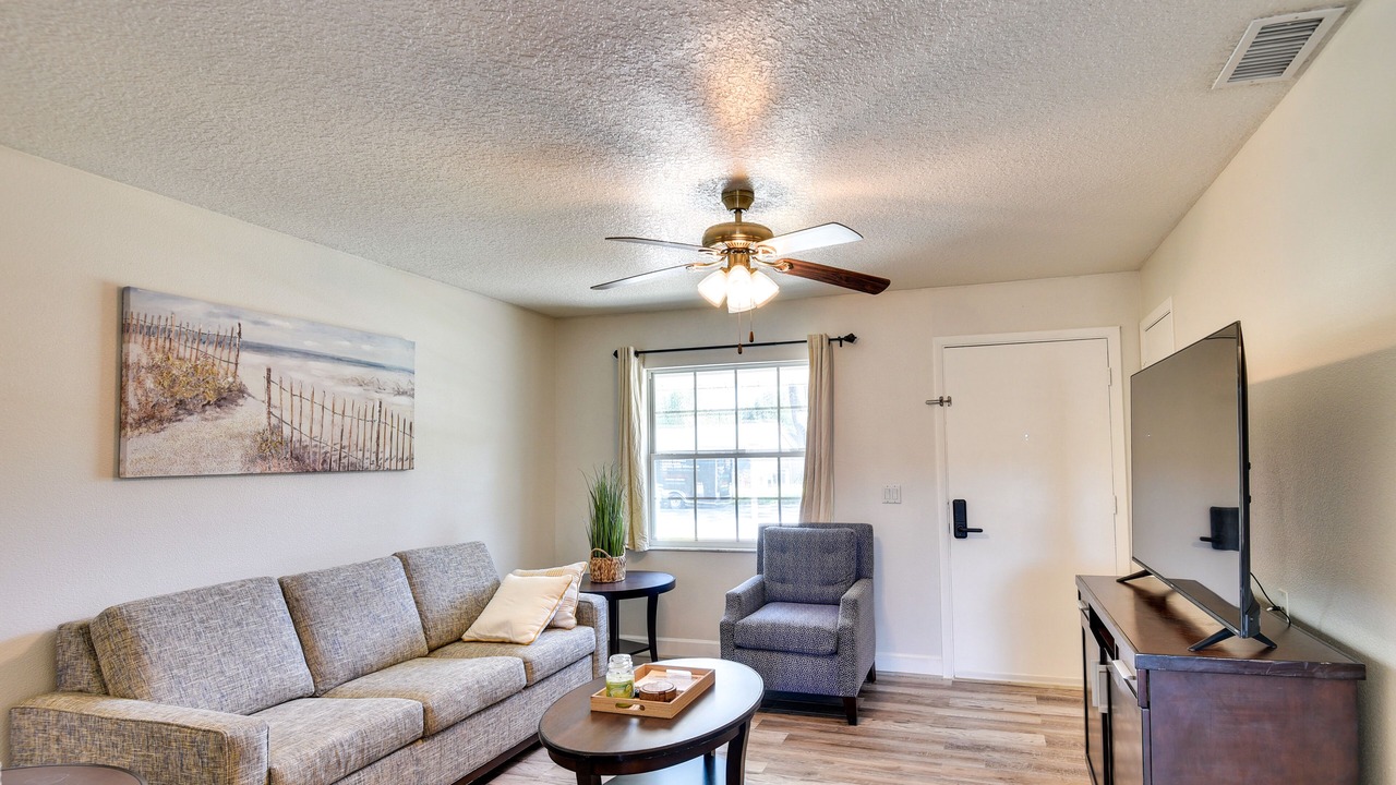 Photo of Livingroom in Longwood