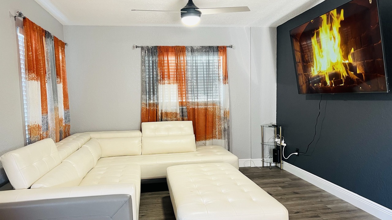 Photo of Livingroom in Eatonville
