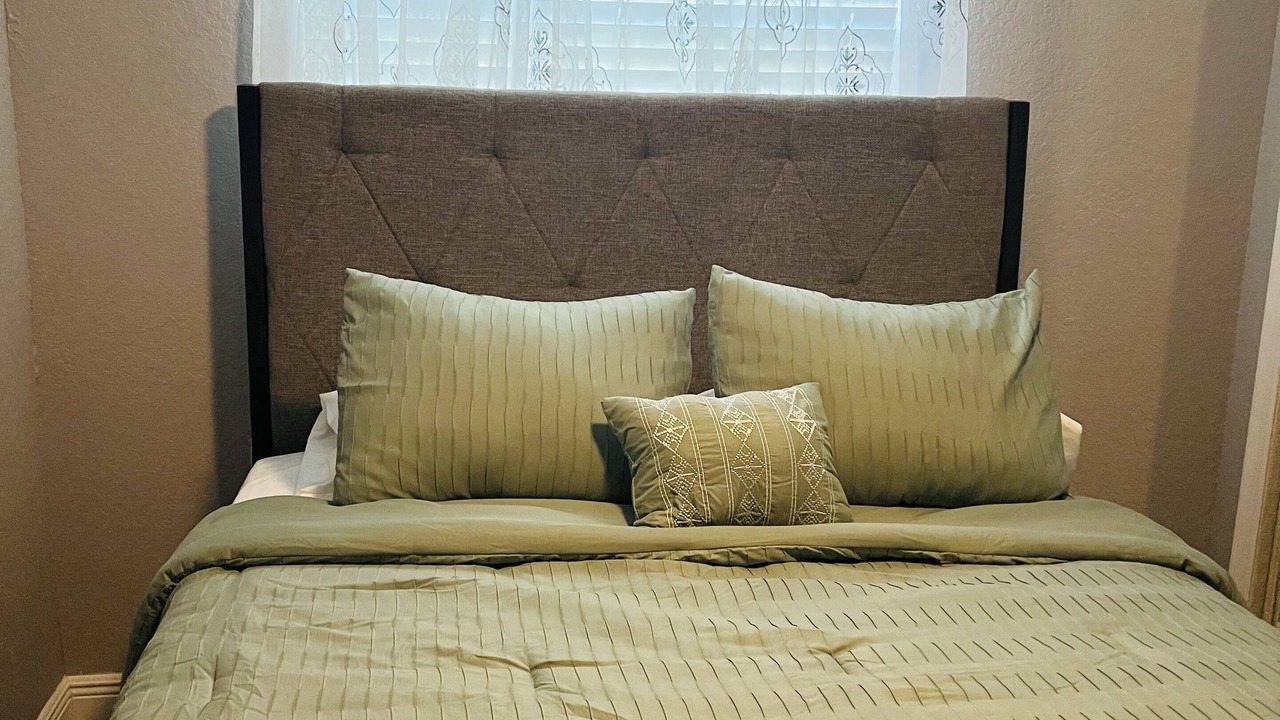 Photo of Bedroom in Eatonville