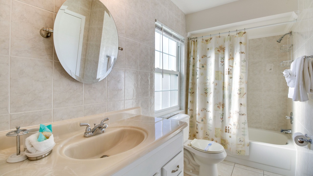 Photo of Bathroom in Buena Ventura Lakes