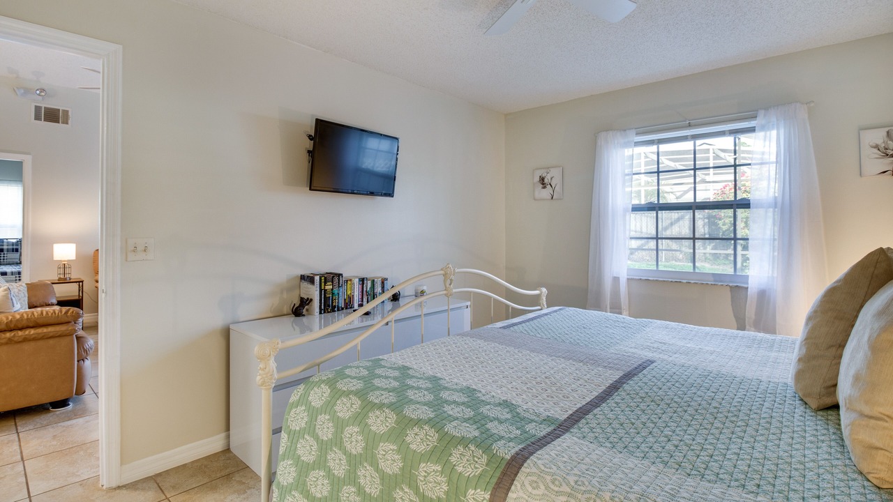 Photo of Bedroom in Buena Ventura Lakes