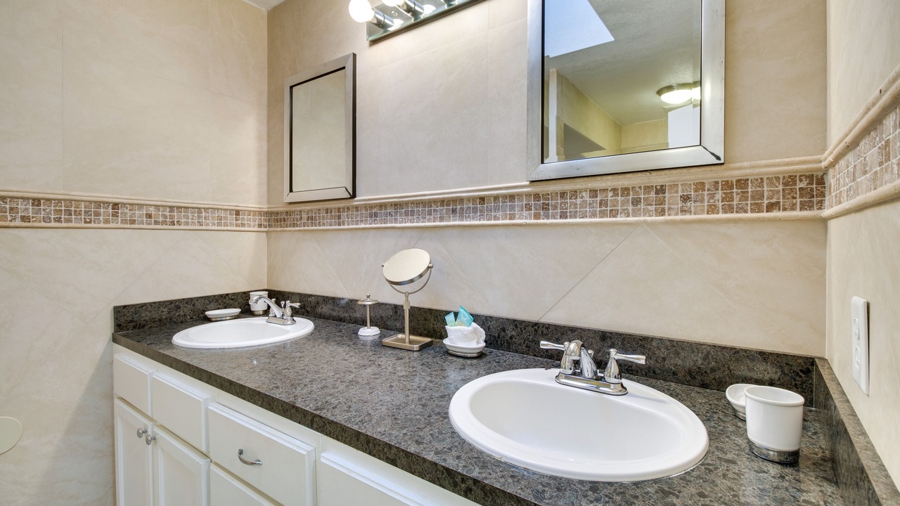 Photo of Bathroom in Buena Ventura Lakes