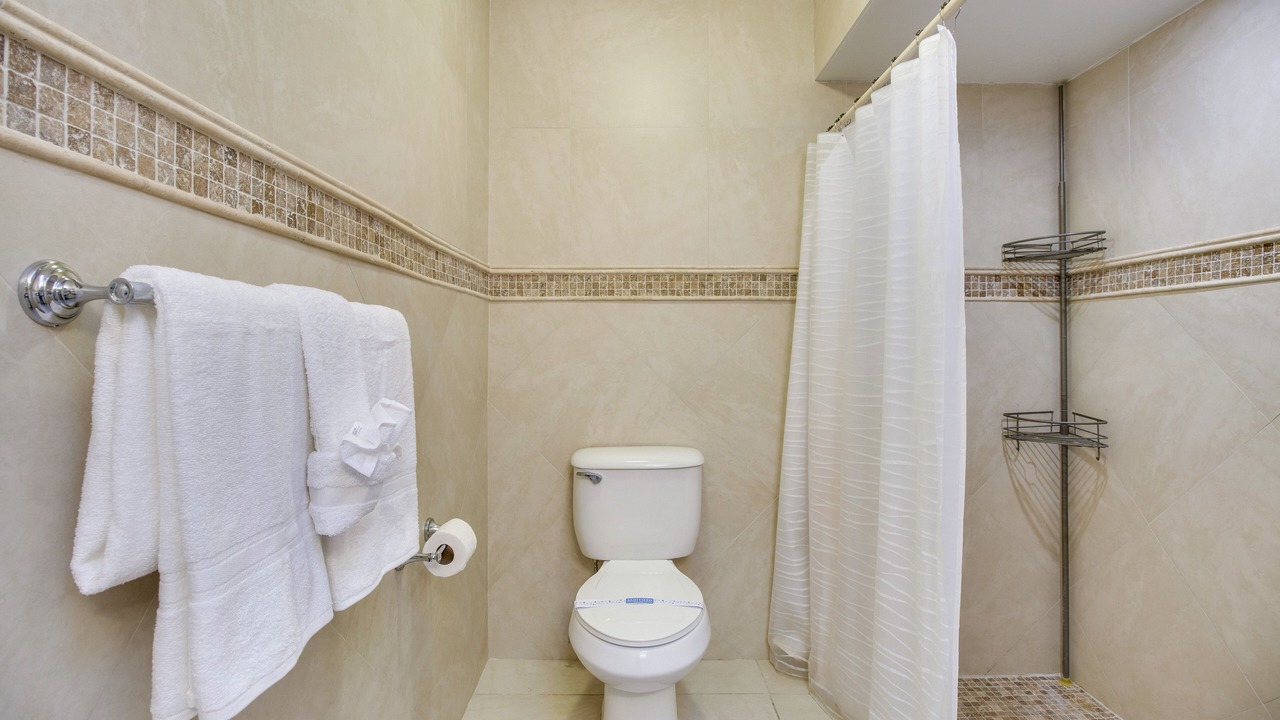 Photo of Bathroom in Buena Ventura Lakes
