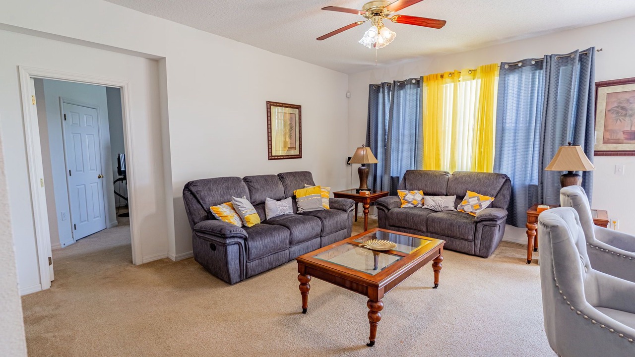 Photo of Livingroom in Windwood Bay