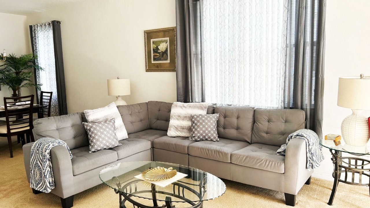 Photo of Livingroom in Windwood Bay