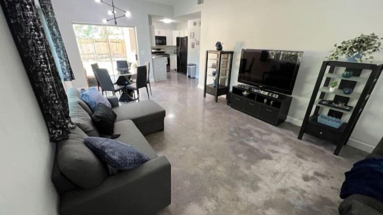 Photo of Livingroom in Windhover