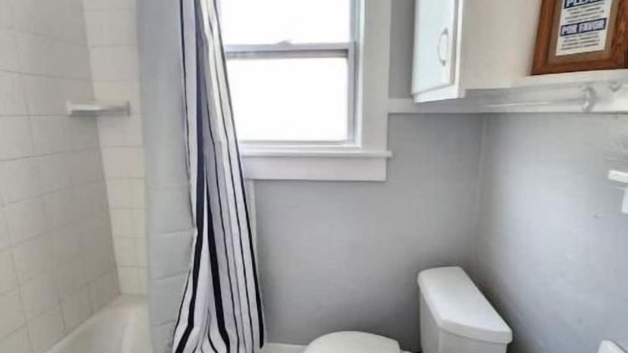Photo of Bathroom in Colonialtown North